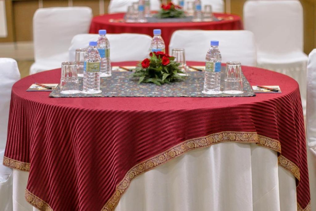 Mg Regency Hotel Baddi ภายนอก รูปภาพ