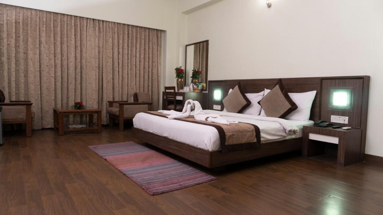 Mg Regency Hotel Baddi ภายนอก รูปภาพ
