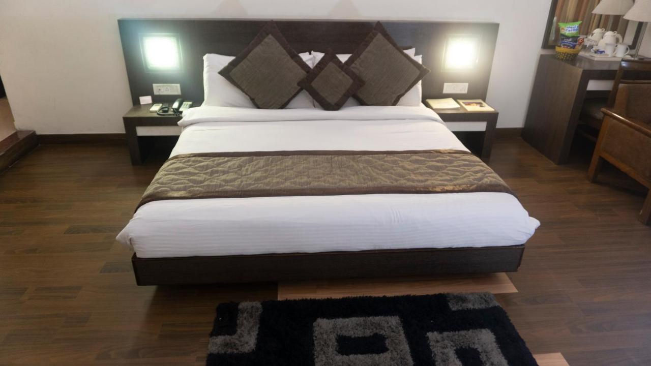 Mg Regency Hotel Baddi ภายนอก รูปภาพ