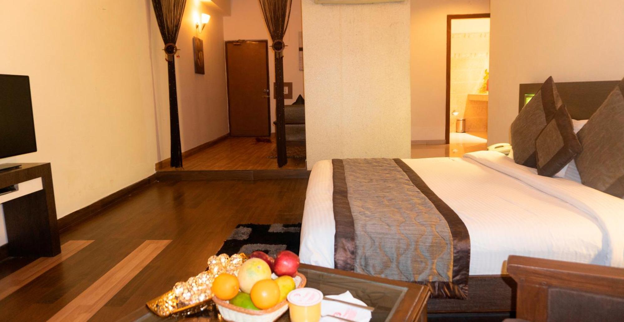 Mg Regency Hotel Baddi ภายนอก รูปภาพ