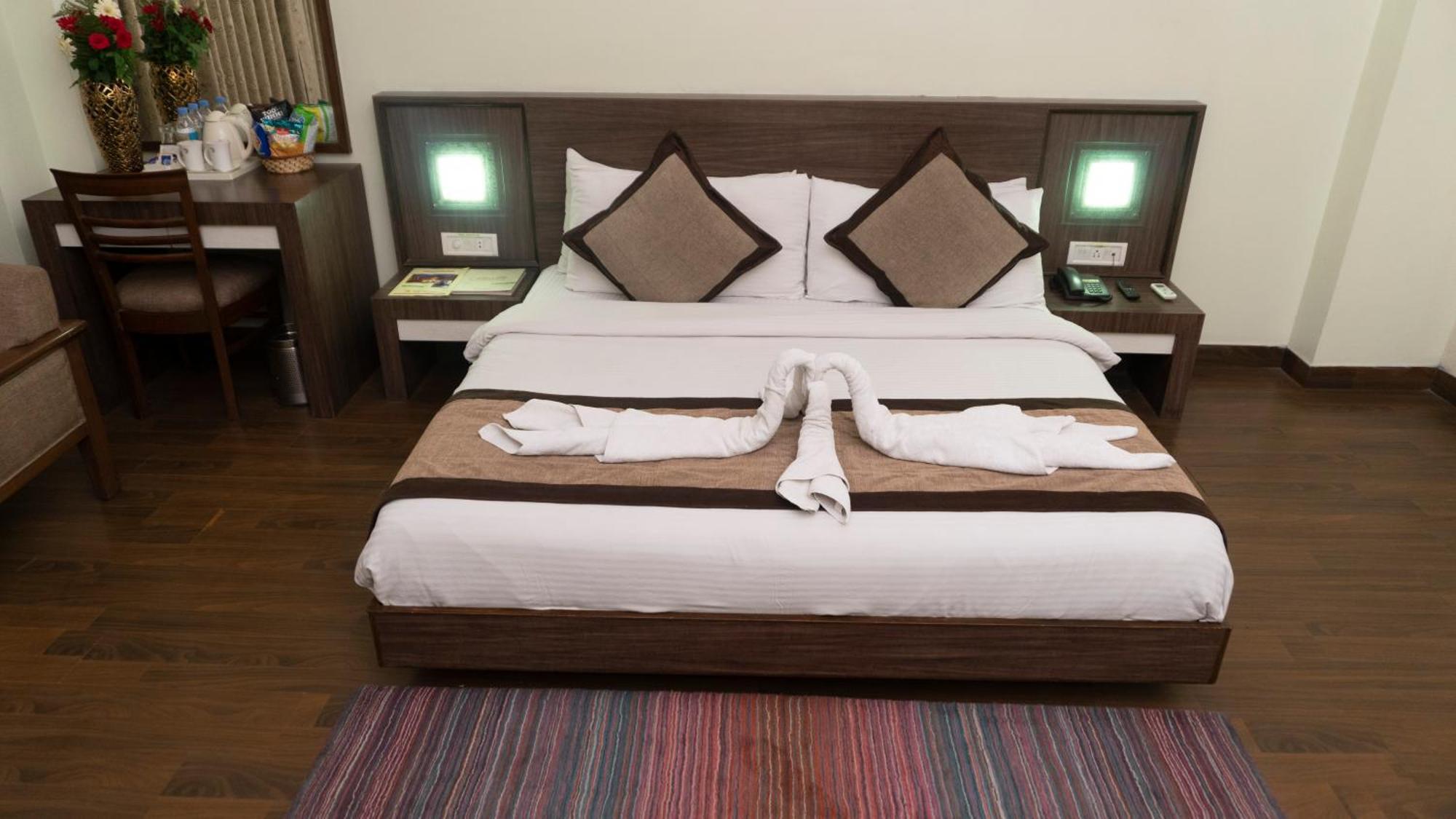 Mg Regency Hotel Baddi ภายนอก รูปภาพ