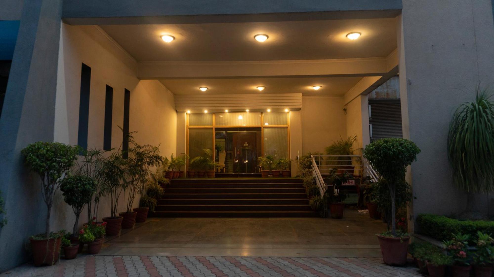 Mg Regency Hotel Baddi ภายนอก รูปภาพ