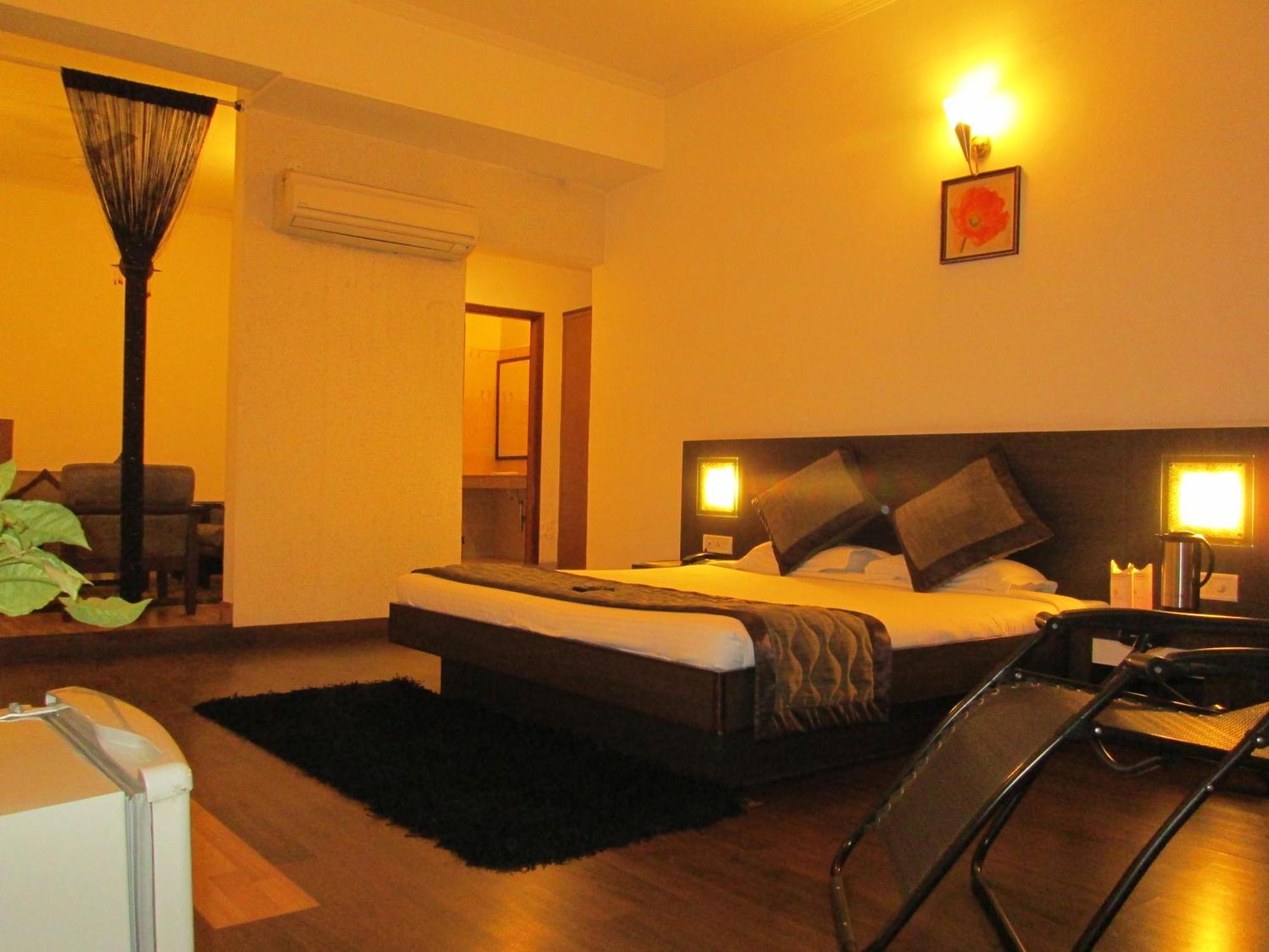 Mg Regency Hotel Baddi ภายนอก รูปภาพ